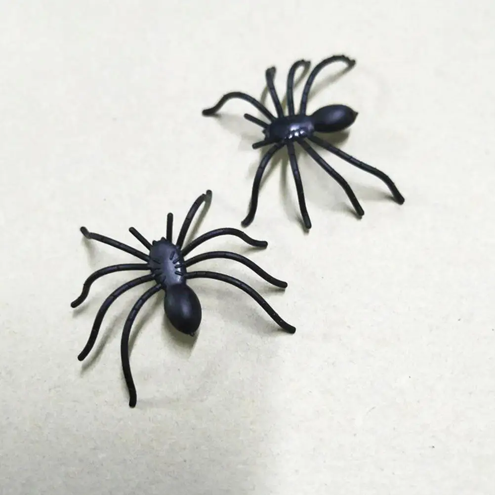 

30Pcs Realistic Plastic Halloween Spider Decorations Scary Horror Props for Party Prank Table Scatter Spooky Black Halloween
