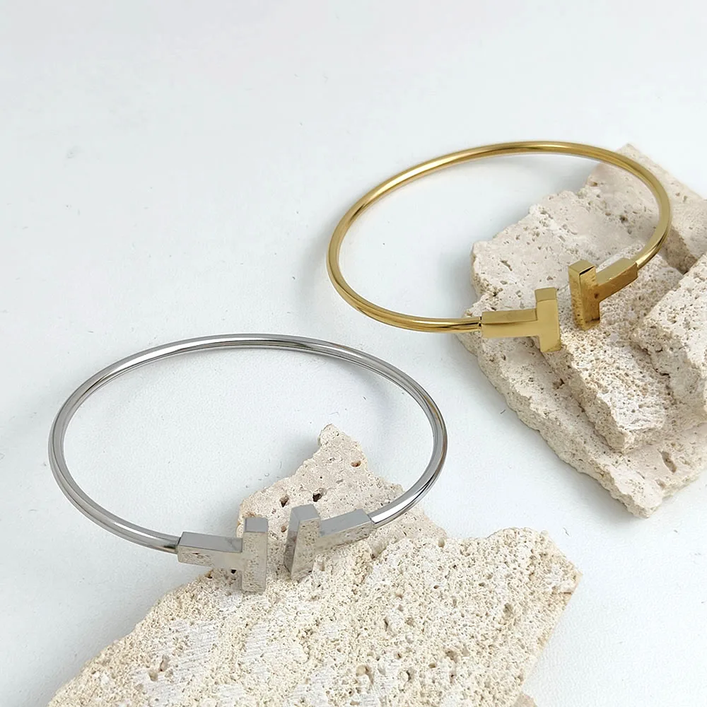 New letter T bracelet, fashionable and personalized stainless steel women's bracelet jewelry, opening design, gift for women