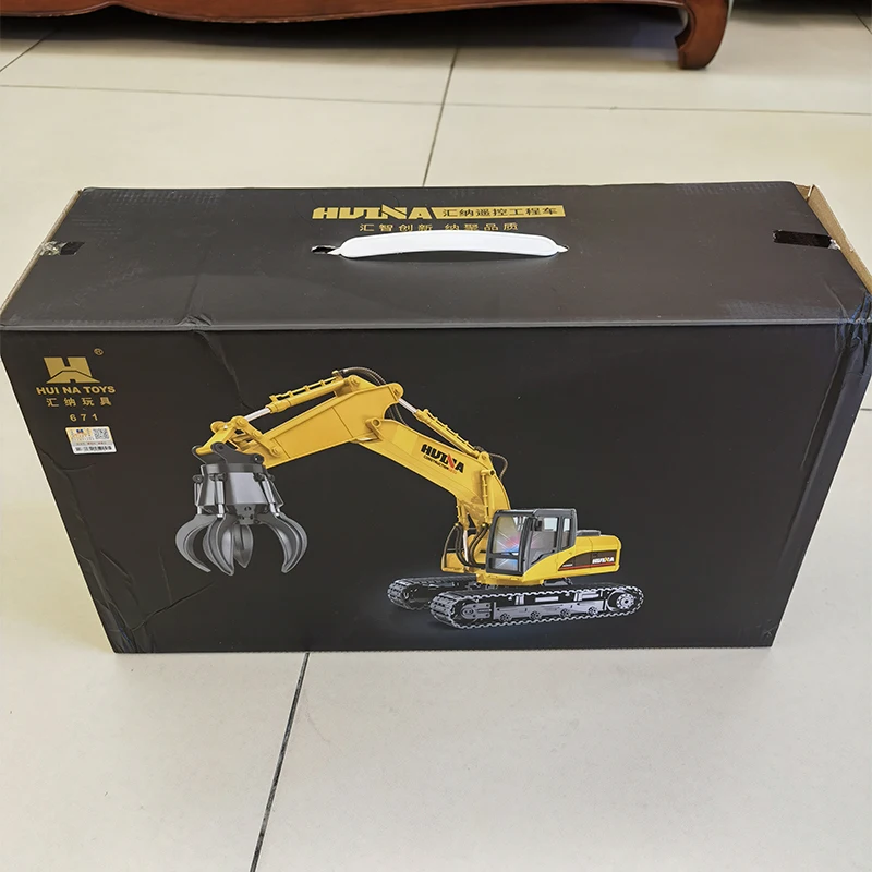 Stock Huina 16 Channel Remote Control Multifunctional Excavator Construction Vehicle Gripper With 3 Working Heads Simulating Toy