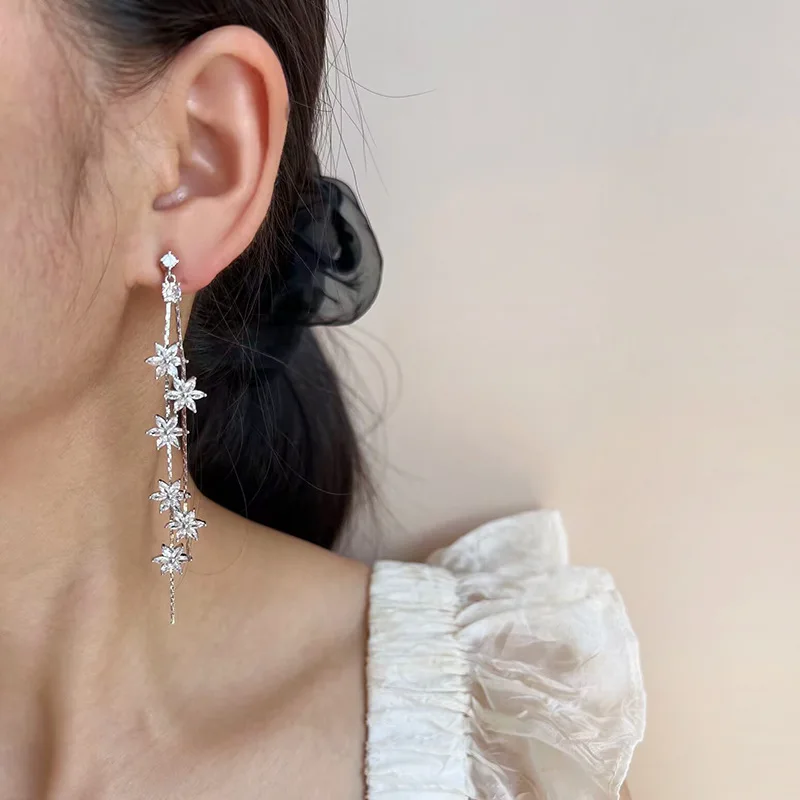 Fashionable New Tassel Flower Earrings for Bride Long Style Earless Mosquito Incense Disc Ear Clip Gift