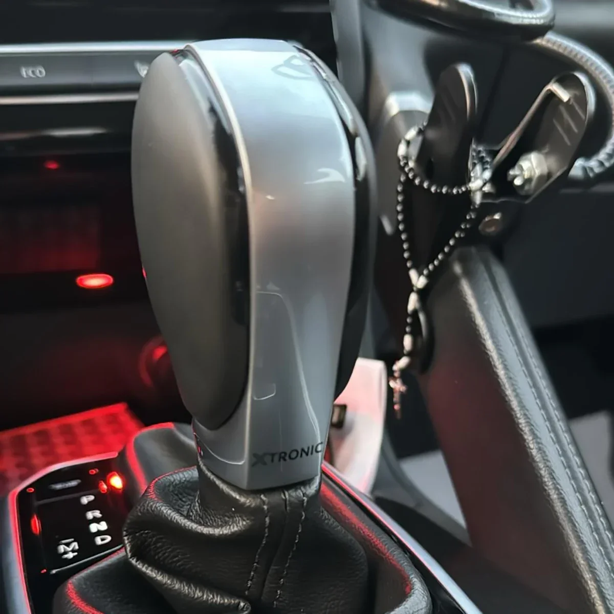 Automatic Transmission Interior Styling Gear Shift Knob Silver Black PU Leather For Renault Talisman Samsung SM6 15-2024 Megane view 6