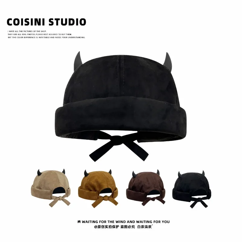 Japanische Retro-Wildleder-Mütze mit kleinen Teufelshörnern für Männer und Frauen im Herbst und Winter, Nischen-Trend Hip-Hop-Melonenhaut-Kappe – Detail 4