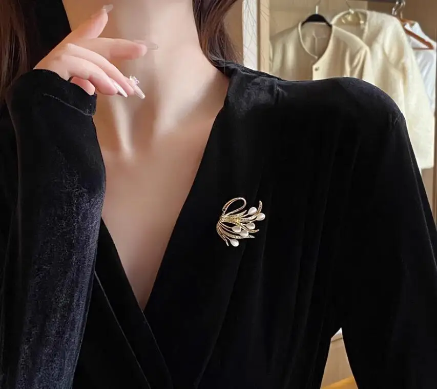 New Luxury Opal Swan Brooch Personality Exquisite Animal Pins High-grade Coat Corsage Accessories