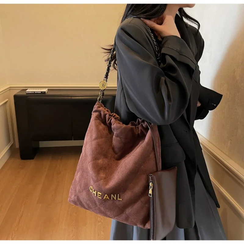 

High-End Women's Shoulder Bag Crafted From Premium Leather Featuring Paris Casual Vintage Chic Look