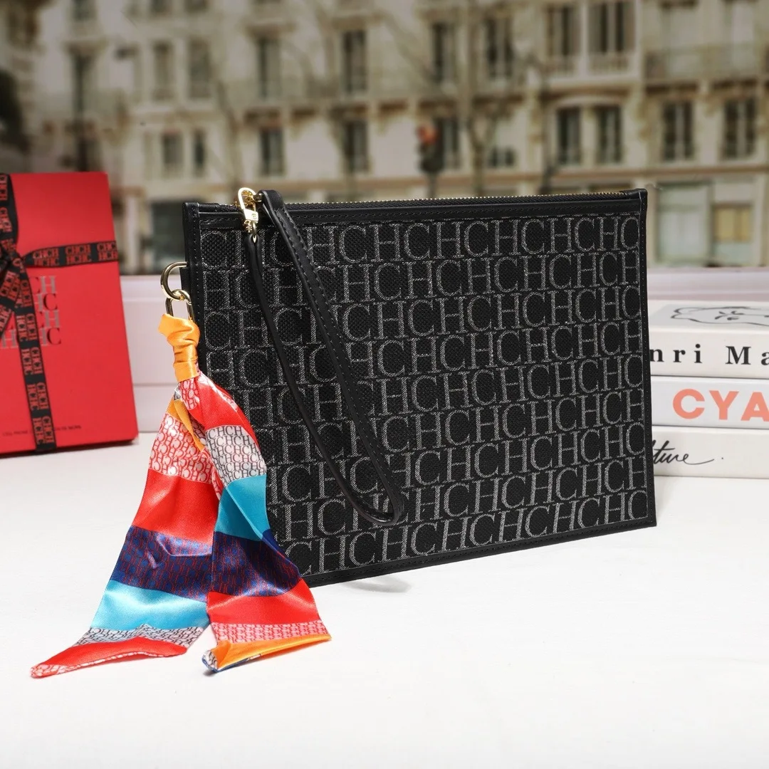 حقيبة يد نسائية على طراز Carolina Herrera مع تصميم بنمط أبجدي كاجوال ومتعددة الاستخدامات #2