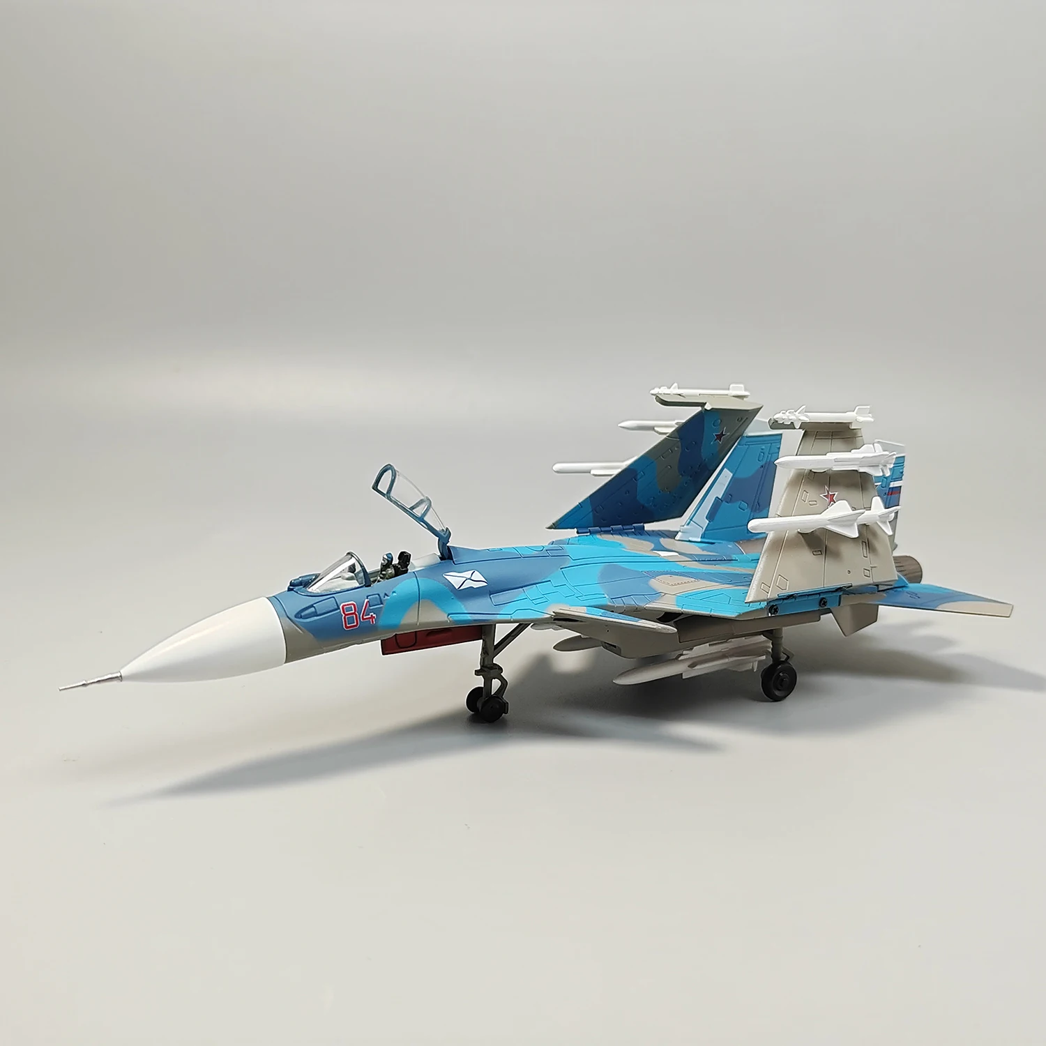 Échelle 1:100 Russe Marine Su-33 Electrolux Basé Avion De html Modèle Moulé Sous Pression En Alliage D'irritation Ics Jouets Souvenir Ornement Cadeaux Affichage