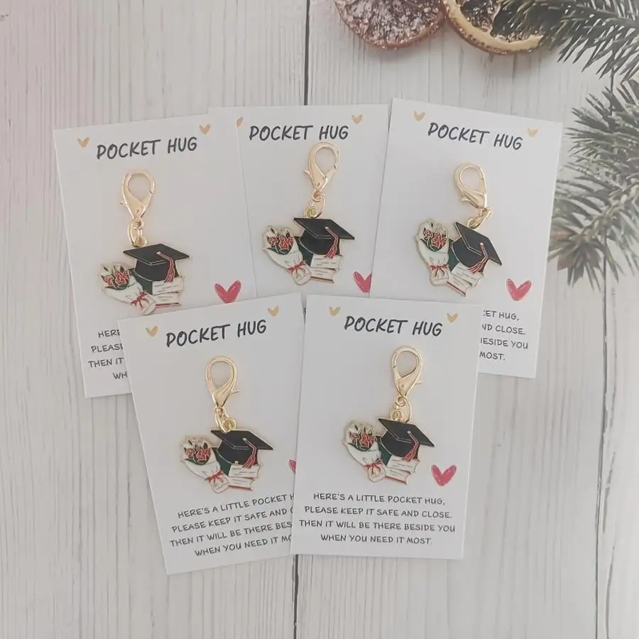 1/5/10/20/50/100pcs Gift for Her/Him: Set of 5 Gold Keychains Featuring a Graduation Flower and Doctorate Cap, Pocket-Sized Holi