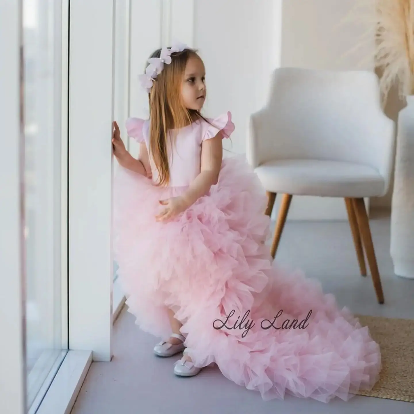 

Pink Flower Girl Dresses for Wedding Puffy Tiered Ruffles Kids Birthday Gowns Vintage Floor Length Chidlren Photography Gowns