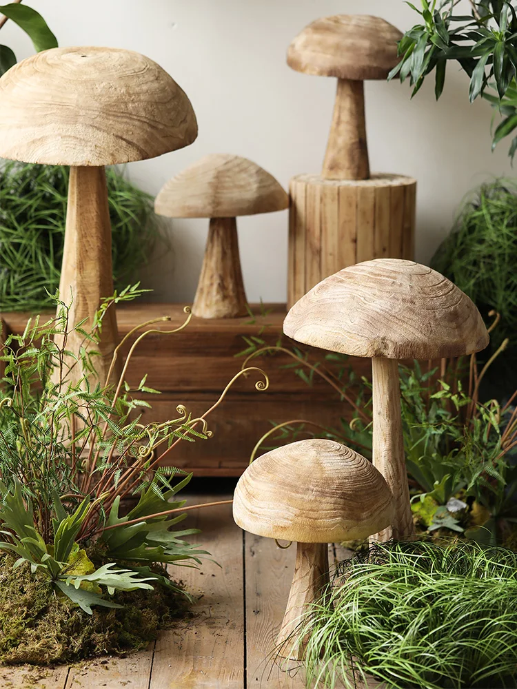 

Wooden mushroom furnishings, wabi-sabi style, retro solid wood homestay style decoration, yard floor-to-ceiling