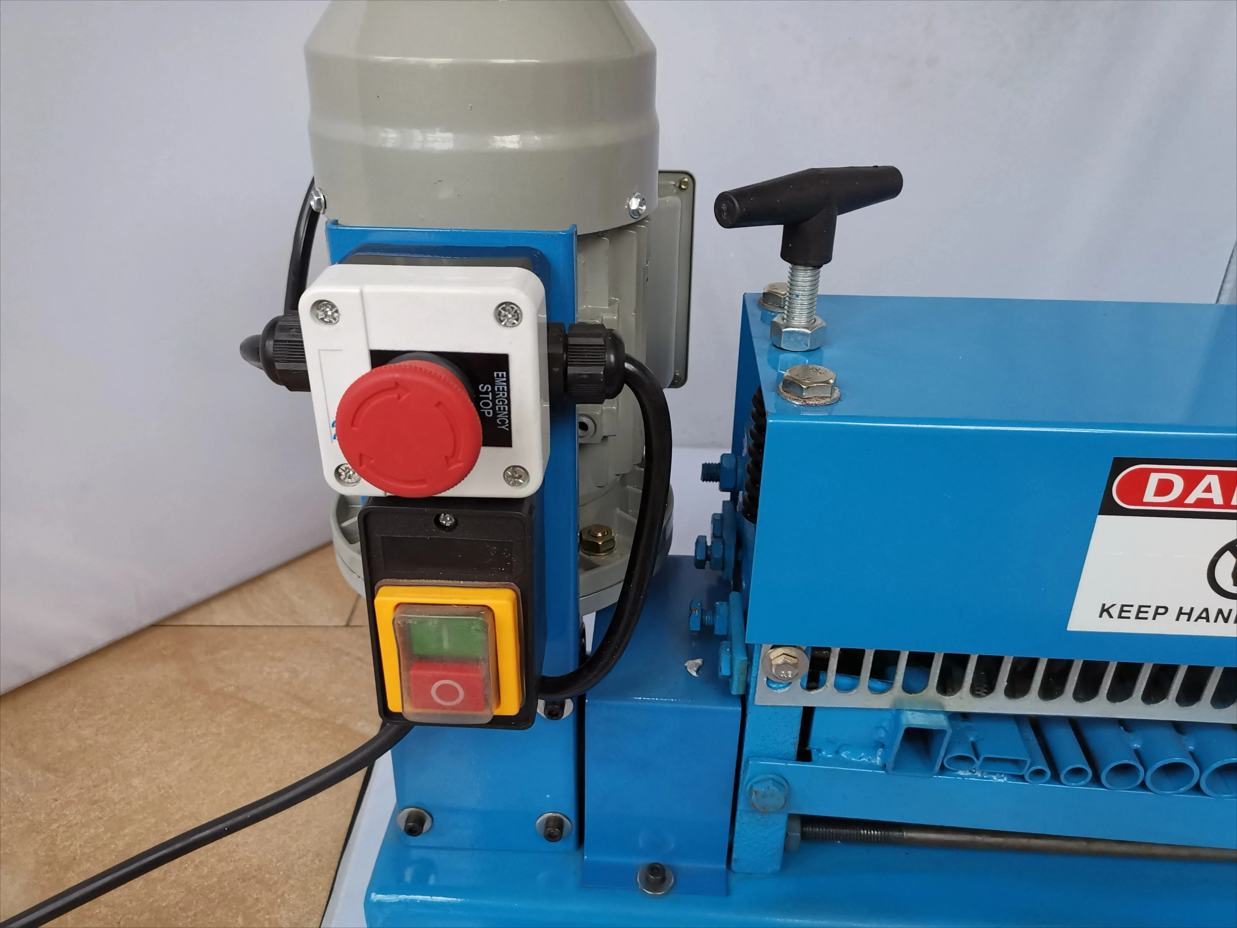 -38 Large Powered Electric Wire Stripping Machine,1.5-38mm diameter  Scrap copper wire cable wire Stripper machine Peeler