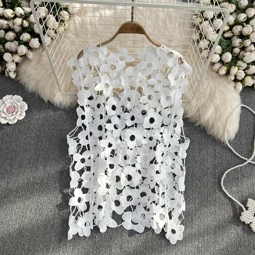 Round Neck Embroidery Hollowed Out Vest Top for Summer New Simple Loose Blouse Tank Top Fashion Short Waistcoat for Women