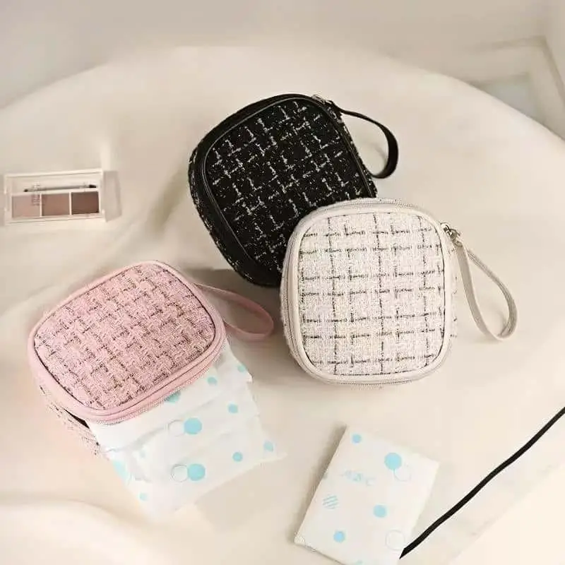 Retro European Style Crochet Cosmetic Bag, Waterproof Multi-Layer Travel Makeup Storage Pouch with High Quality Zipper