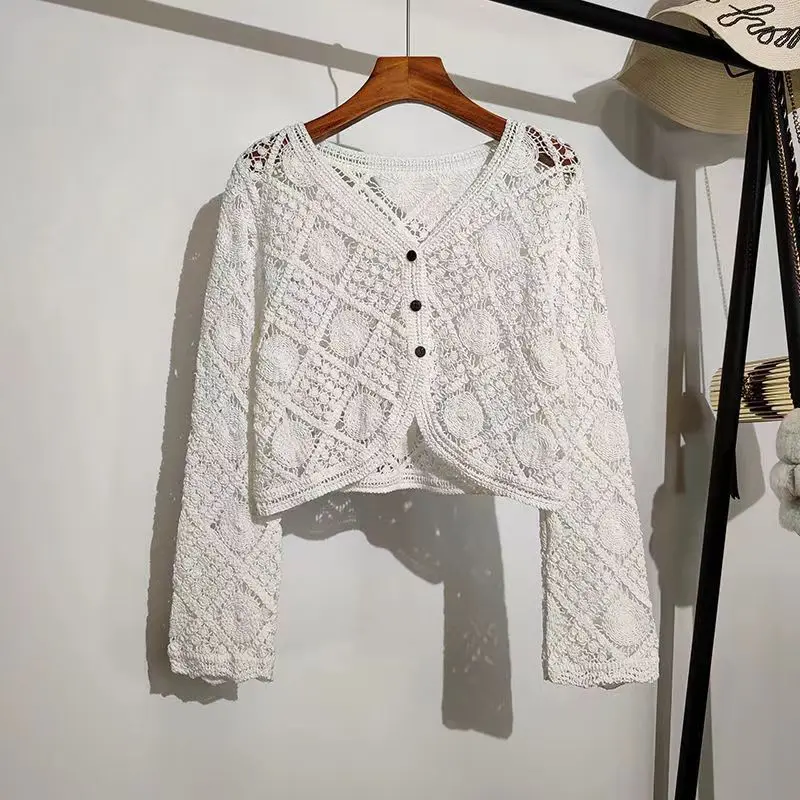 جوفاء واقية من الشمس سترة قميص أزياء مثير الربيع الصيف بلوزات من الدانتيل جديد الكورية فضفاضة طويلة الأكمام الجوف خارج بلوزة #2