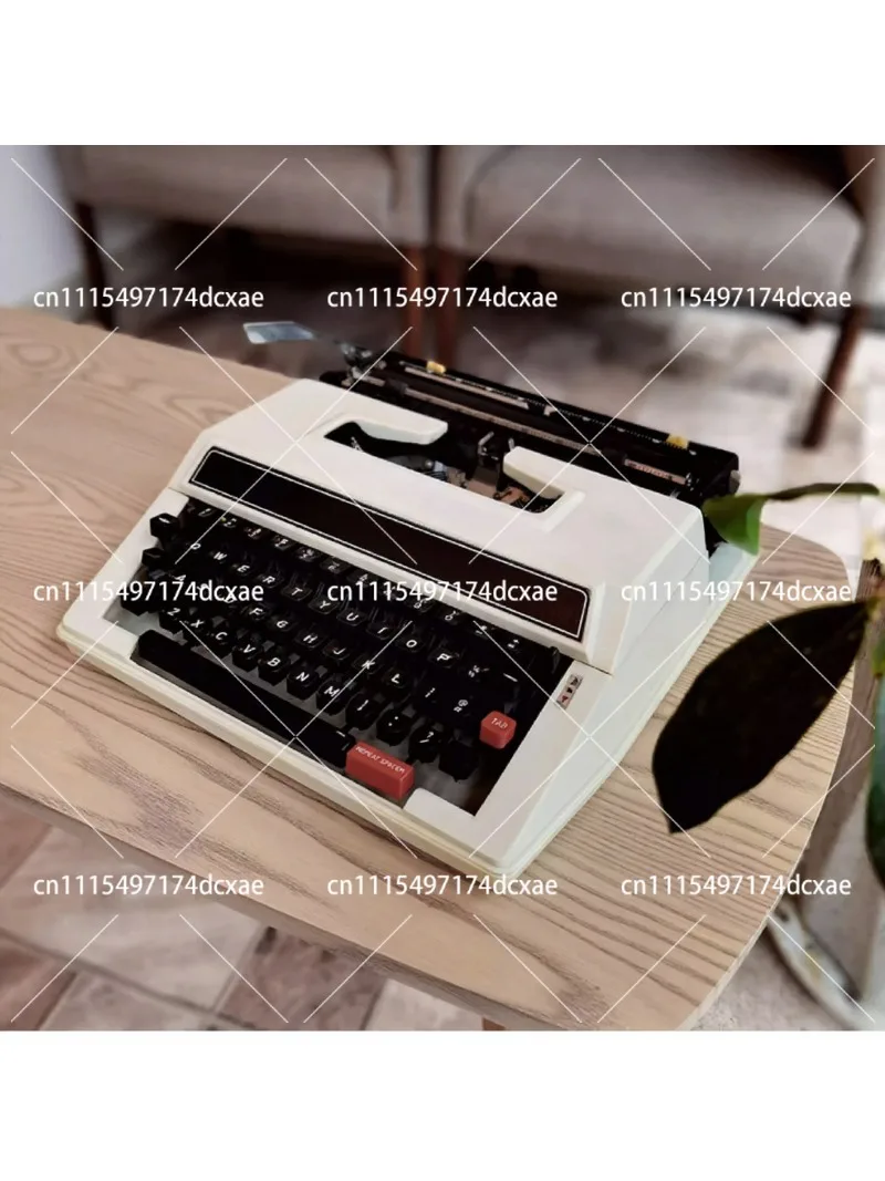 Retro Mechanical Typewriter White English 1980s Vintage Decor Literary Gift Old School Collectible