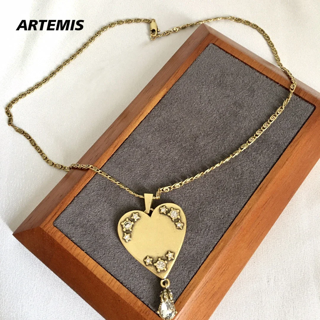 

Europe Famous Designer Brand Heart Necklace Women Jewelry Punk Boho Goth Trend