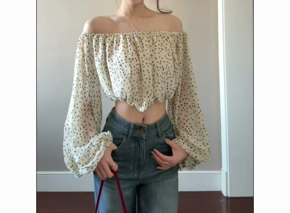 

Full of Polka Dots Shoulder Bubble Sleeve Shirt Women's New Off-the-shoulder Short Top