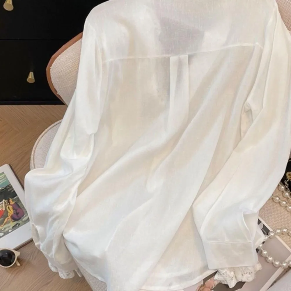 

Fashion Loose Women's Shirt Simple Lace Fake Two Piece Lace Top White Long Sleeve Shirt Early Spring