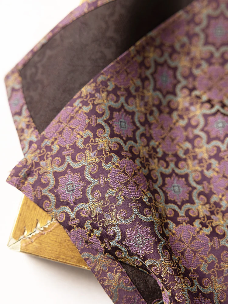 فستان صيفي أنيق للسيدات لعام 2025 بتصميم جديد أرجواني أحمر 100% من حرير التوت الطبيعي أغنية بروكيد مطبوعة بأكمام قصيرة