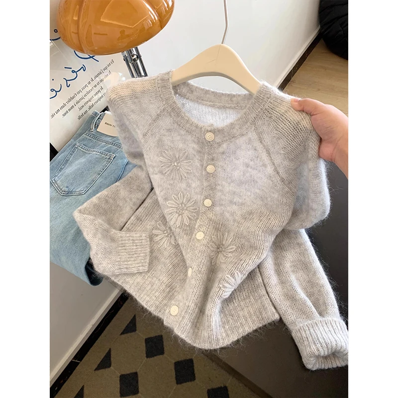 Ele Flower Embroide… - image