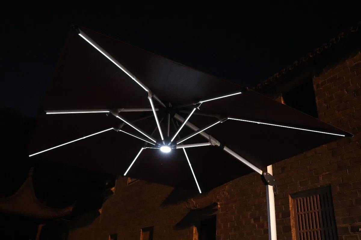 Outdoor Leisure Parasol Sun Umbrella Garden Beach Stall Solar Light Commercial Portable Rainproof Garden Umbrella