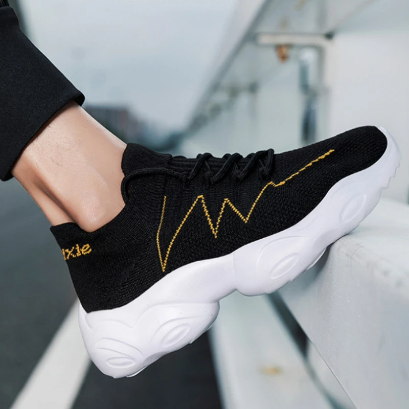 أحذية رياضية نسائية بنعل سميك، أحذية جديدة خفيفة الوزن بنعل سميك لخريف 2025 مناسبة لنمط رياضي للربيع والخريف، أحذية نسائية برباط 7028