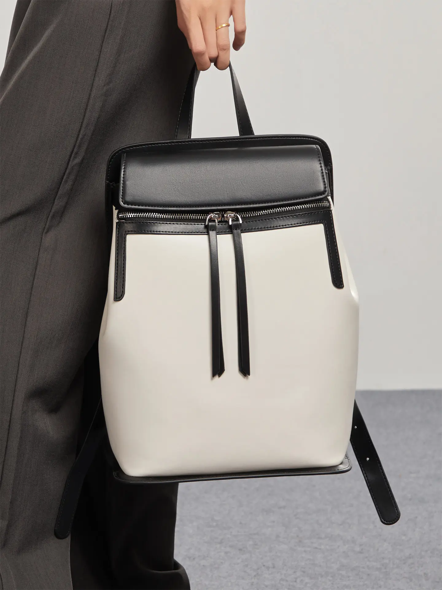 Light Luxury Fashion New High-quality Patent Leather Glossy Splicing Color Collision Simple Casual Versatile Backpacks For Women