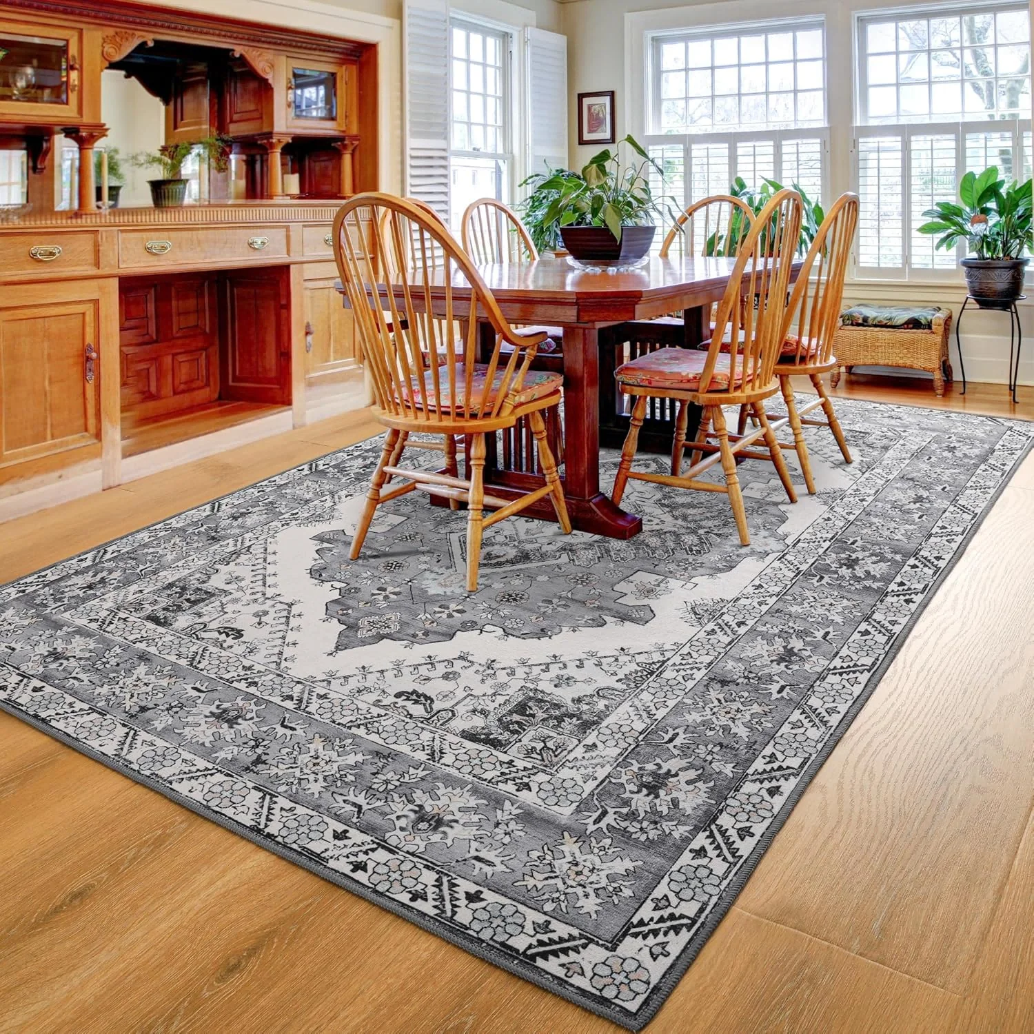 

VIKAMA Luxury Carpet--European & American Style, Modern Retro Carpet, Suitable for Living Room Sofa, Coffee Table, Bedside Mat