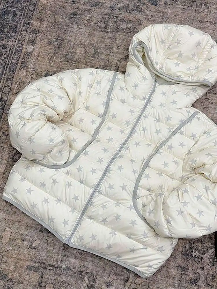 

Корейская зимняя теплая свободная куртка-пуховик с капюшоном и звездным принтом для женщин, в стиле колледж, из хлопка, верхняя одежда