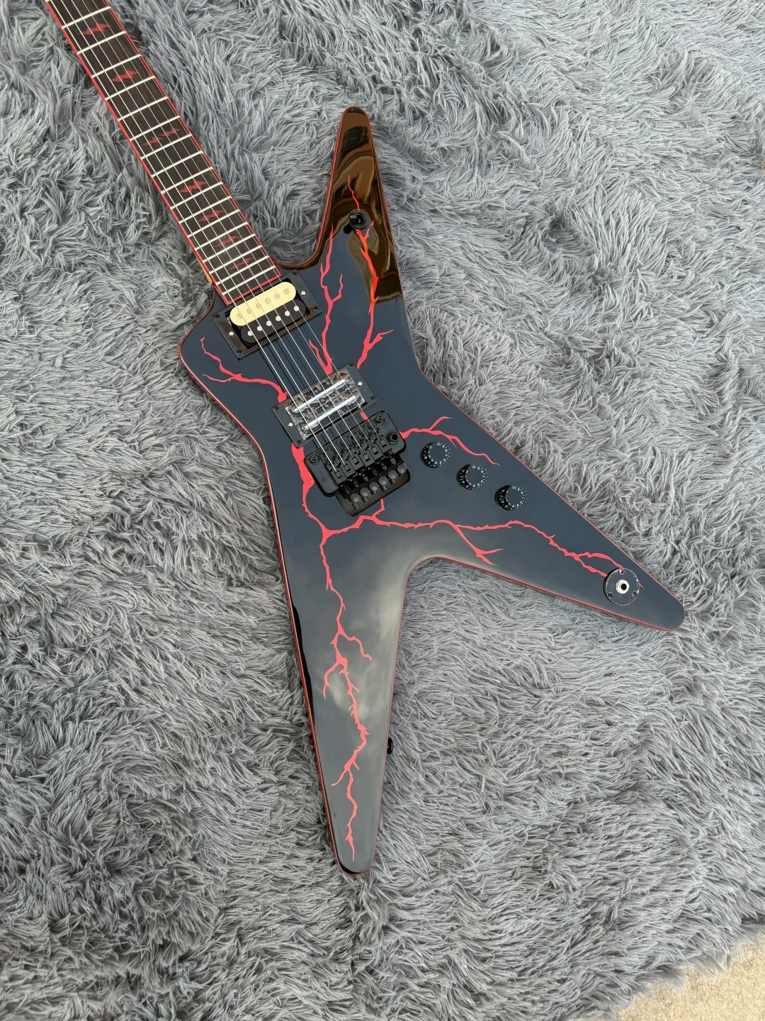 Red Lightning special shape electric guitar new black accessories factory straight hair