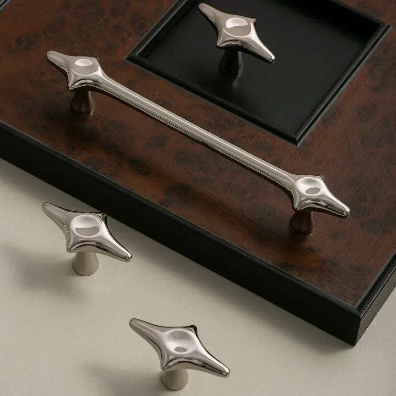 Titaniumsilberner Griff im Retro-Minimalistischen Sternen-Design für Schrank-, Schubladen- und Kleiderschranktüren im antiken Stil, langer Griff