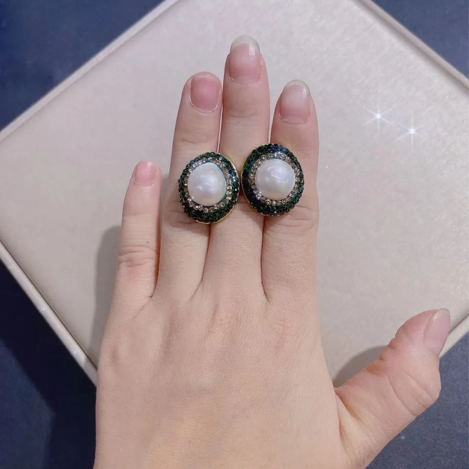 

Natural Baroque Pearl Earrings French Niche Personality New Inlaid Czech Color Retaining Electroplating Jewelry Wholesale