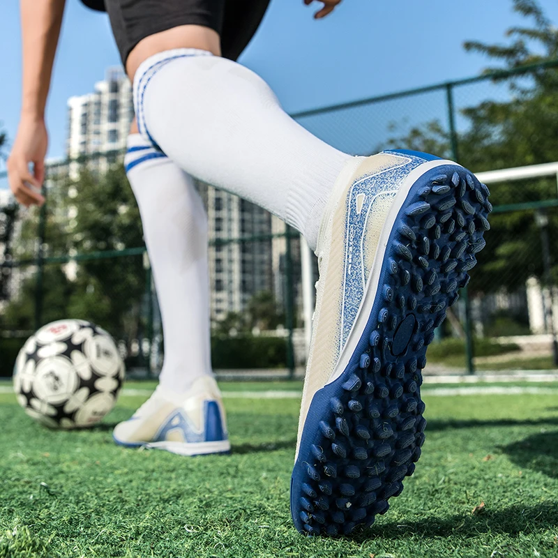 Indoor Men Soccer Shoes Fast Original Football Shoes Professional Non-Slip Football Field Boots TF/FG Grass Training Sneaker