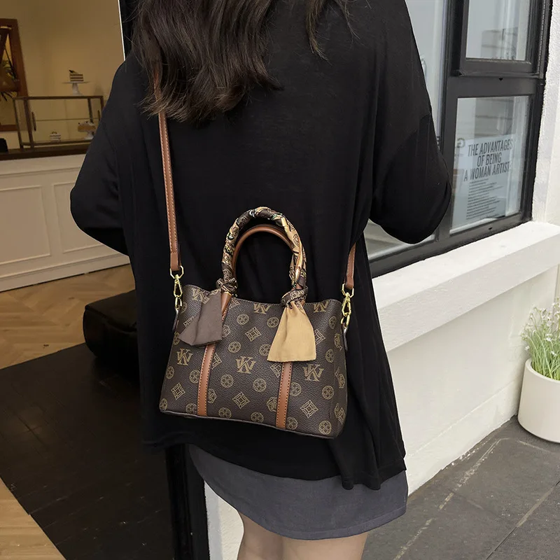 

2025 Color Block Bucket Bag, Versatile Top Handle Purse for Women, Commuter Shoulder Tote, Minimalist Crossbody Bag Day-to-Night