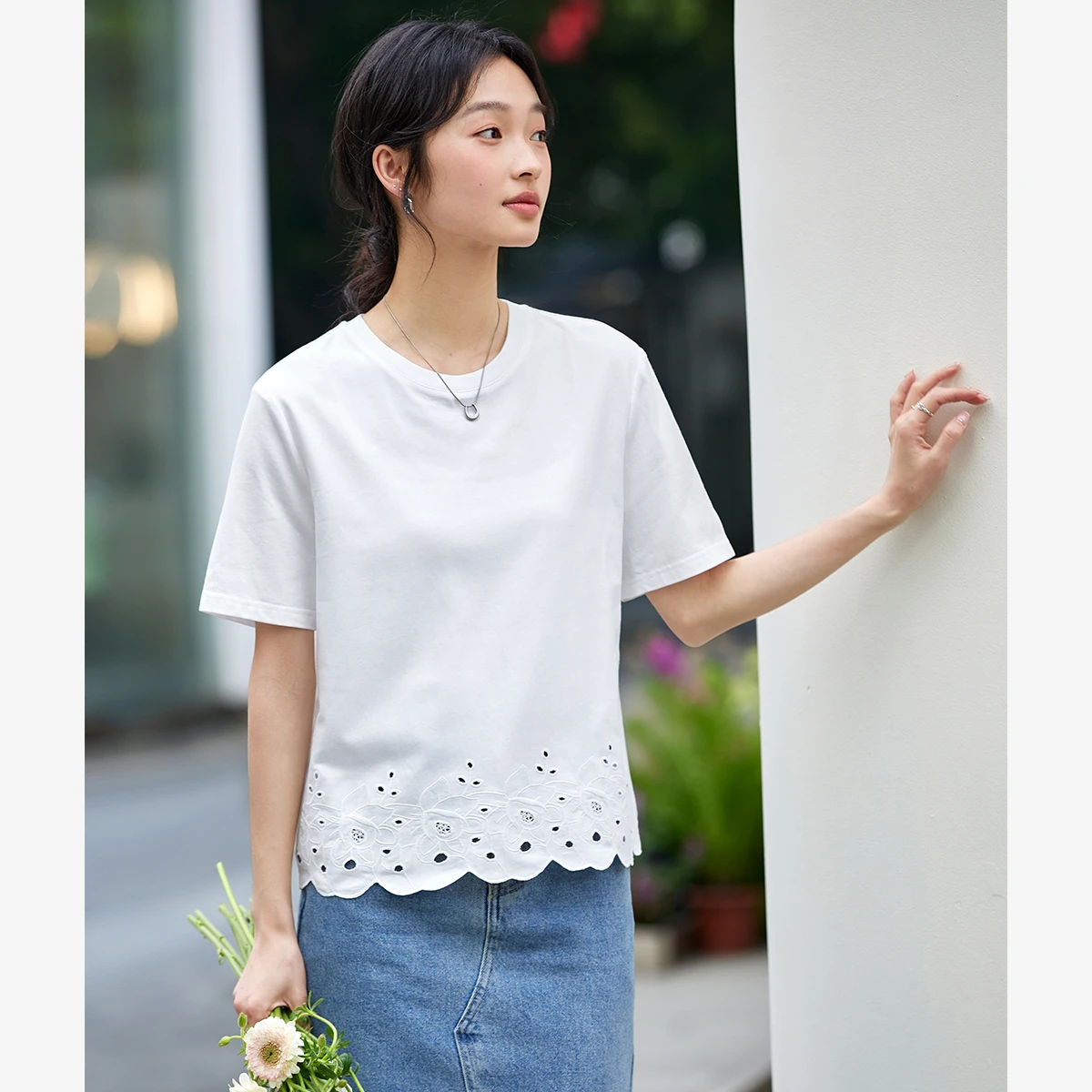 VIMLY White T-shirt Women 2026 Fall Cotton 100% Long Sleeve T-shirt with Hollow Embroidered Hem Basic Elegant Tops Female A0697