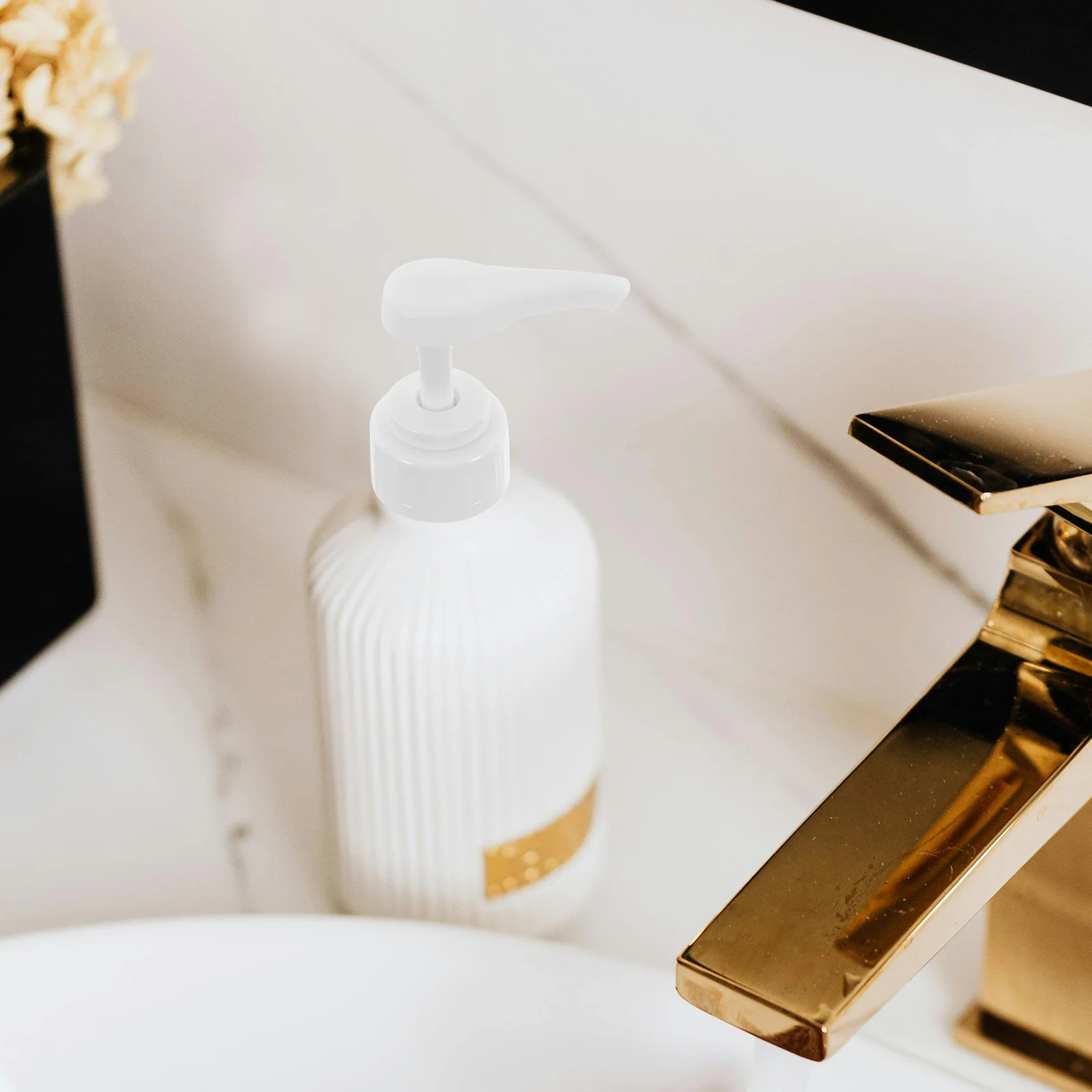 

2Pcs Press Head Dispenser Pump Universal Fit for Shampoo Lotion Conditioner Soap Bottles Robust Material Seamless Installation