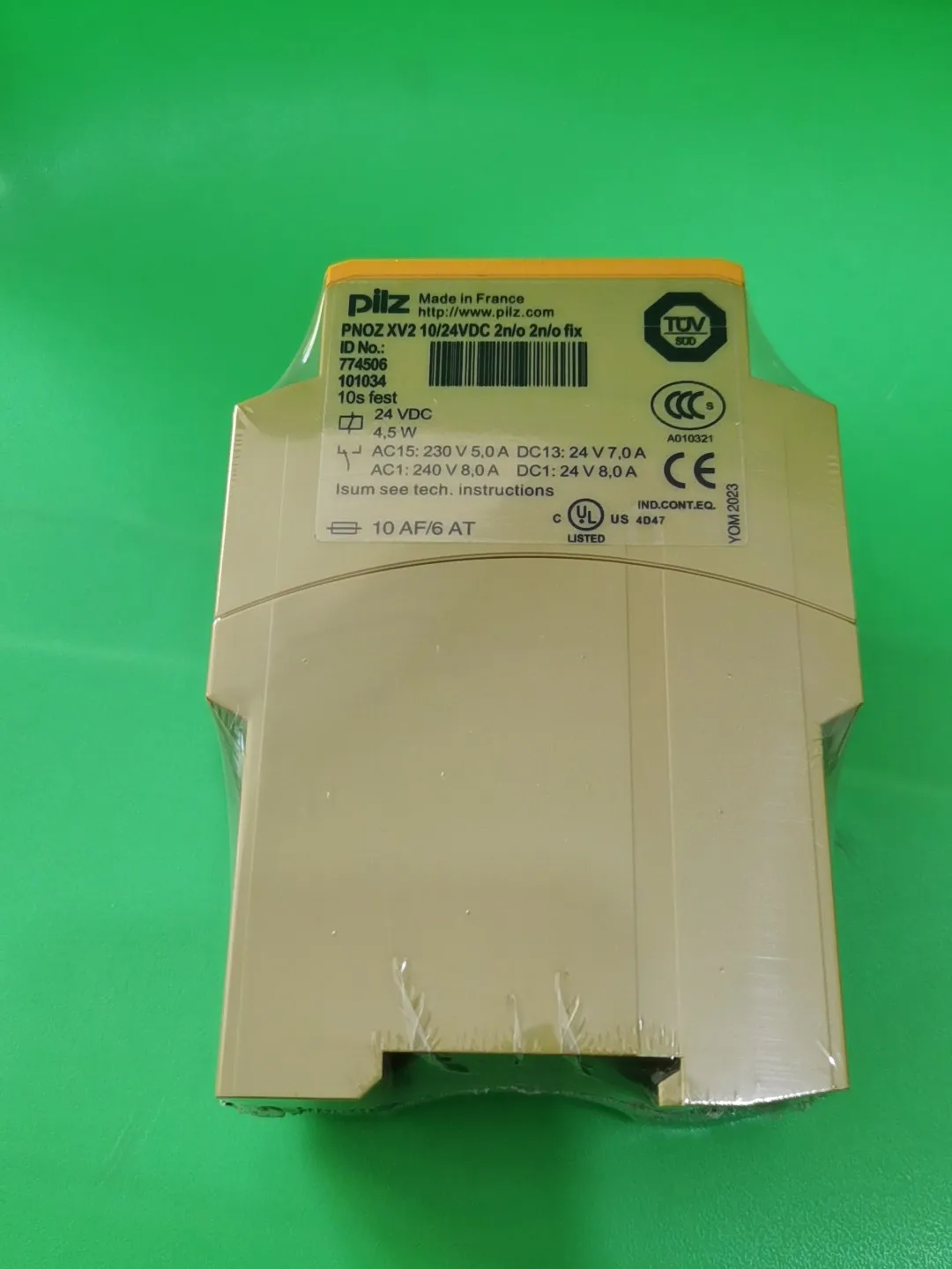New Original PILZ Pilz Safety Relay PNOZ XV2 10 Model 774506