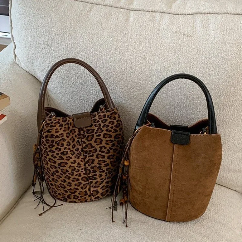 

Classic And Simple Handbag Crossbody Design Textured Feel Also An Excellent Practical And Elegant Diaper Bag