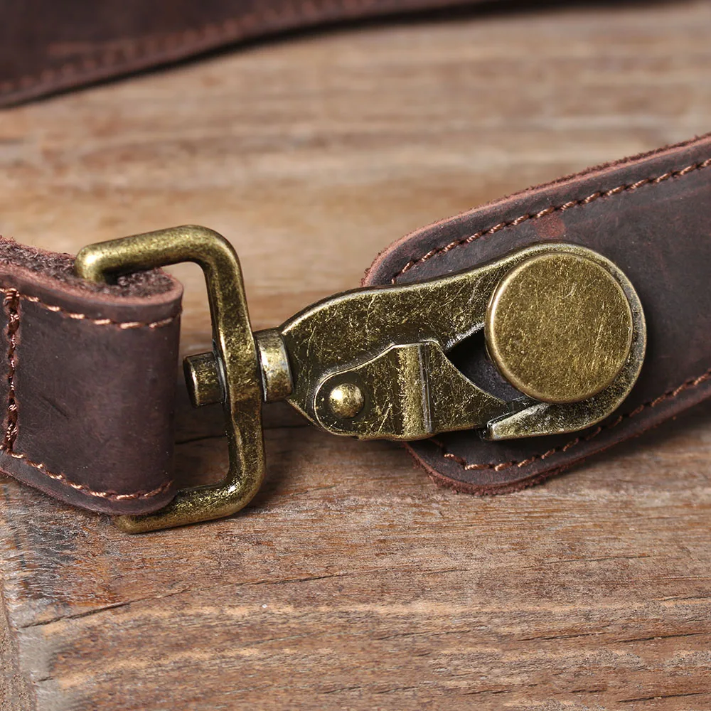 Hochwertige Brusttasche aus Vollnarbenleder für Herren, Vintage Echtleder Herren-Umhängetasche – Detail 14
