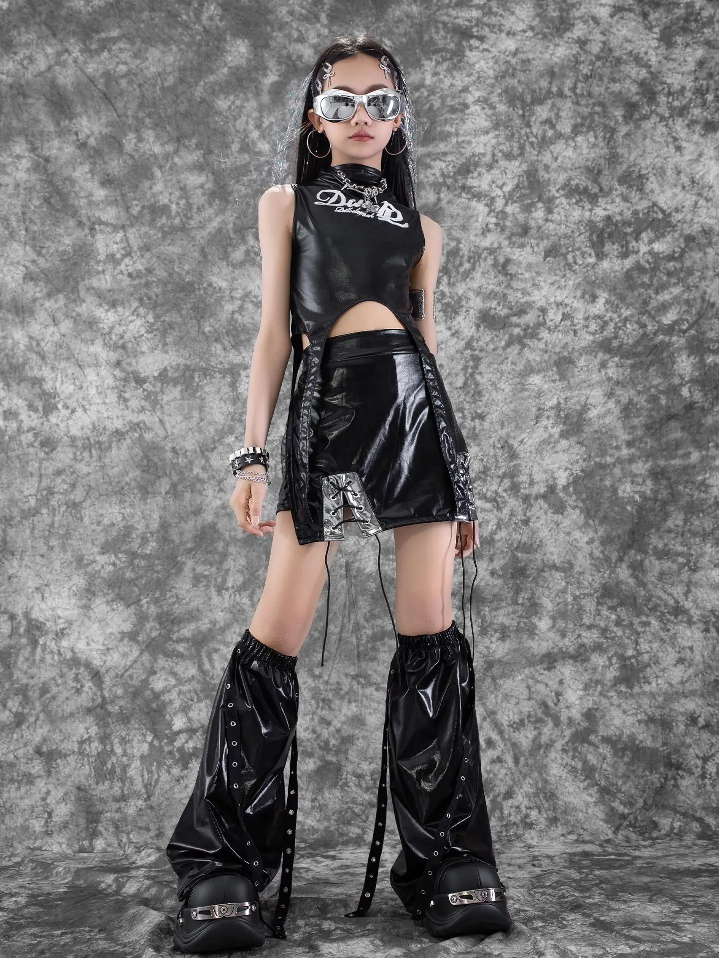 2025 Nuovi costumi di performance di danza jazz per bambini Abiti Kpop neri Ragazze Gruppo Hip Hop Abiti di scena di danza Streetwear DQS20095