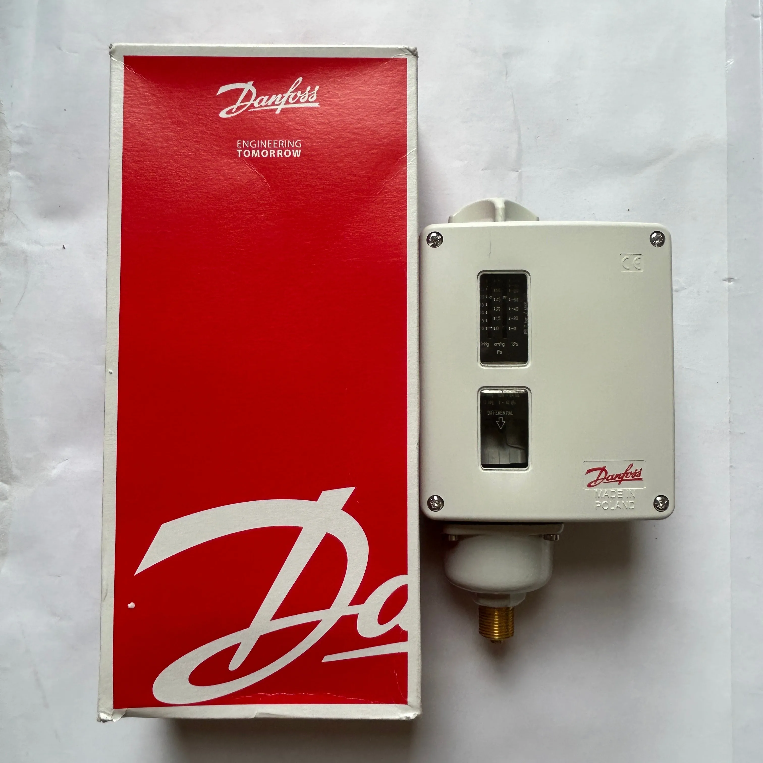 Danfoss new and original PLC relay or switch module 017-521566 RT121