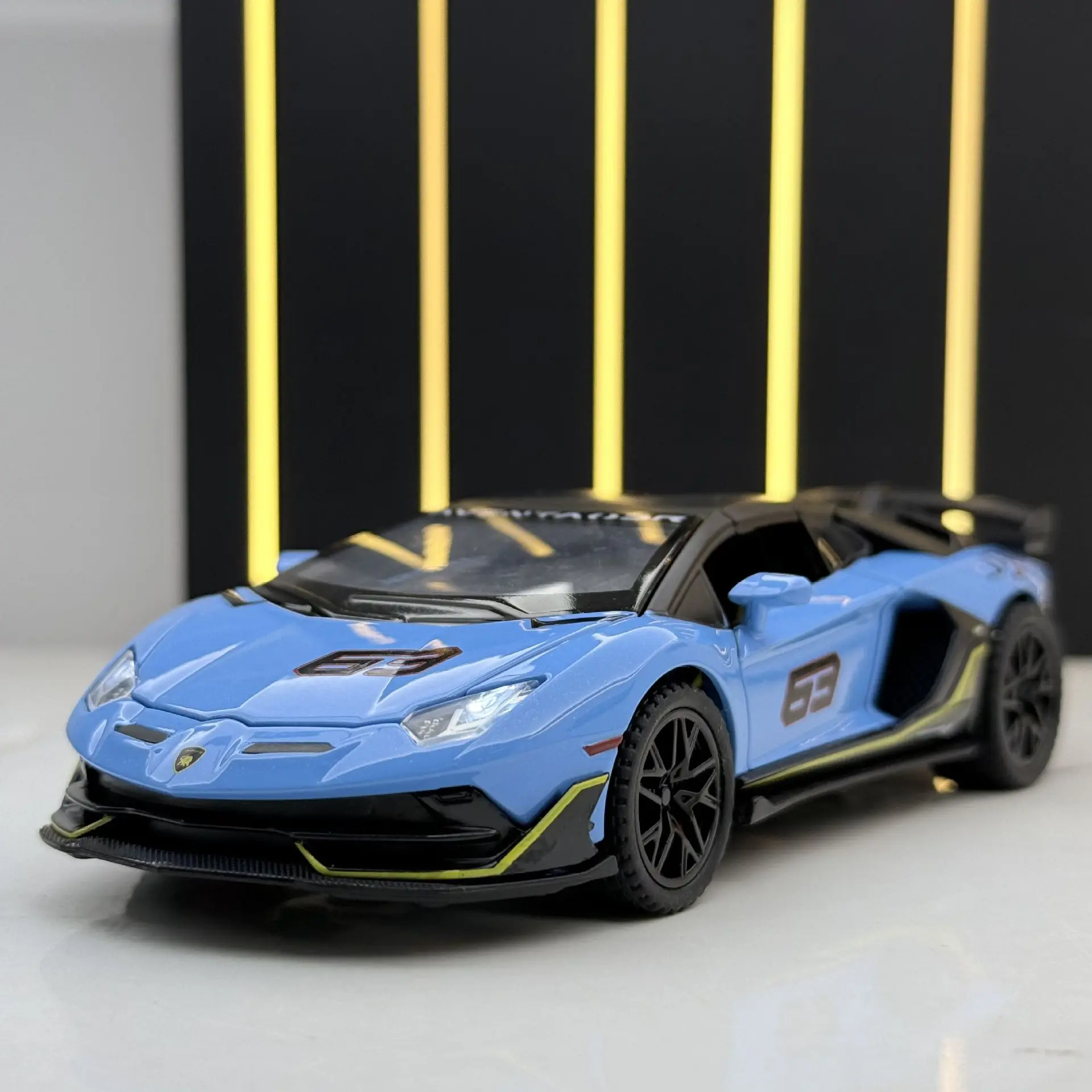 1:32 SVJ63 Roadster Sound and Light Pull Back Toy Model Ornament Diecast Alloy Car Model Collectible