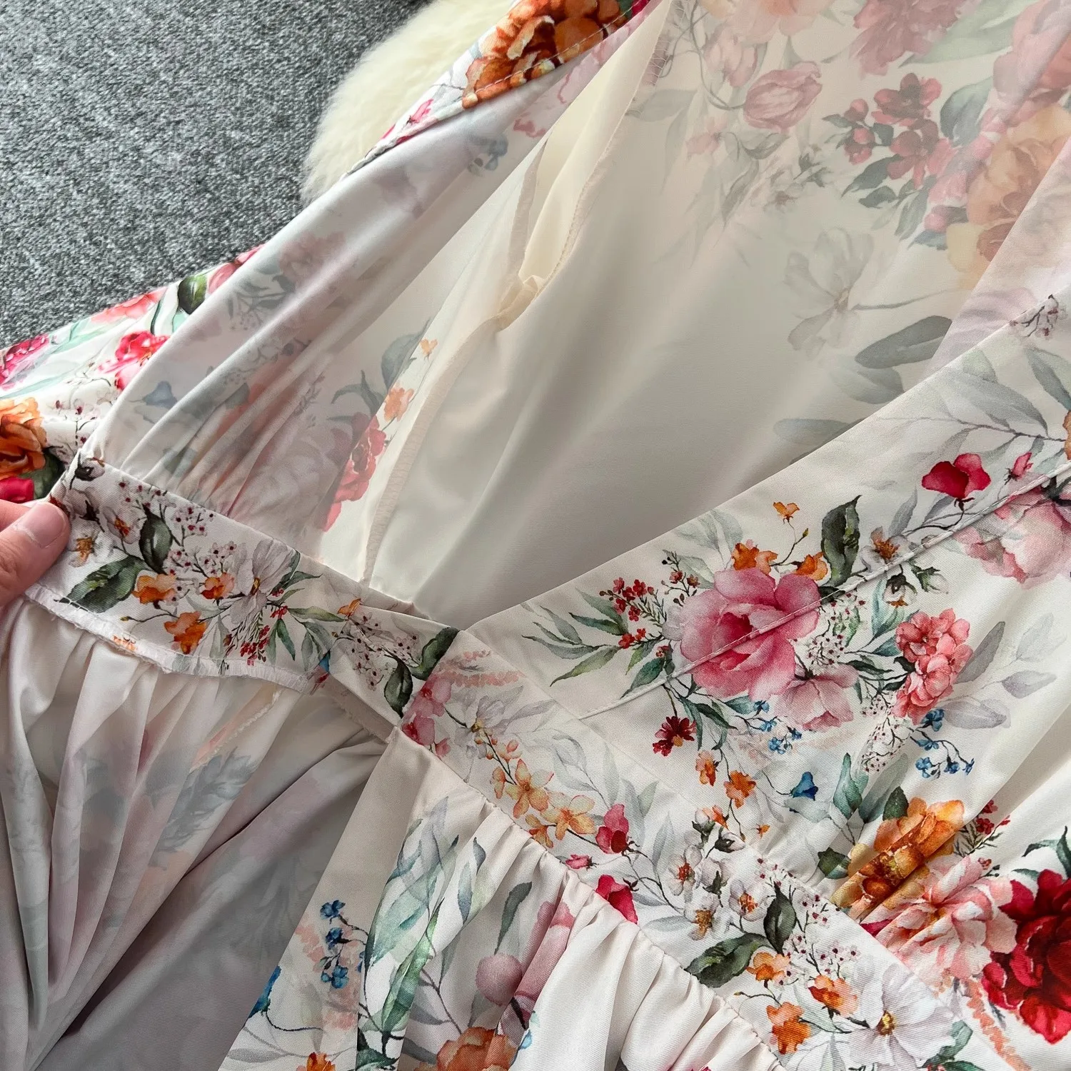 الربيع الصيف البوهيمي رائع زهرة فستان عطلة نفخة الأكمام الخامس الرقبة زهرة طباعة الصليب الخصر الدانتيل يصل رداء Vestidos الملابس