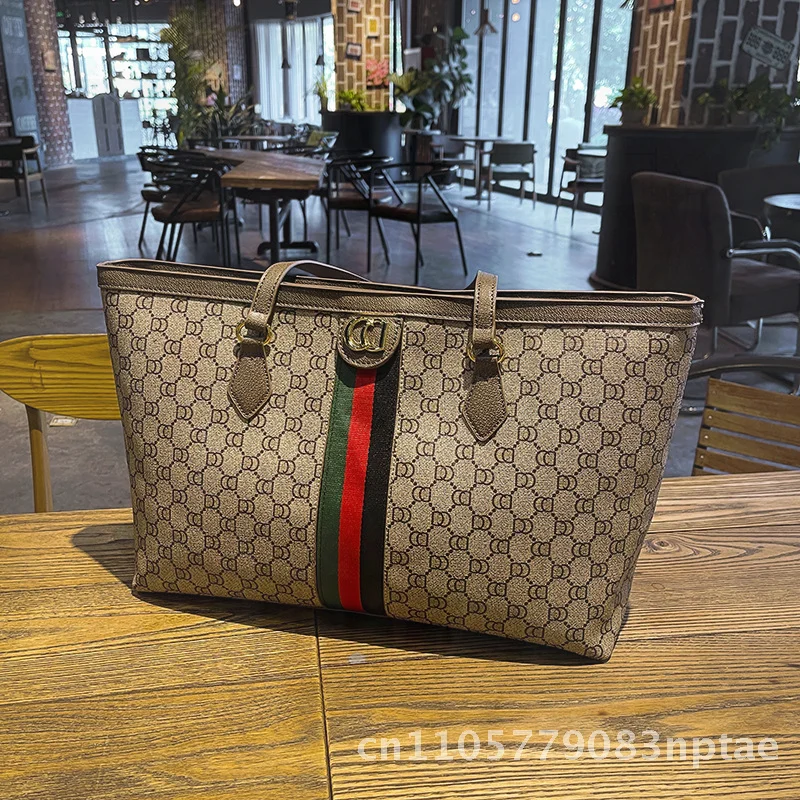 2024 Large Capacity Mummy Tote Bag for Women Vintage European American Style Brown PVC Shoulder Bag with Zipper Soft Texture