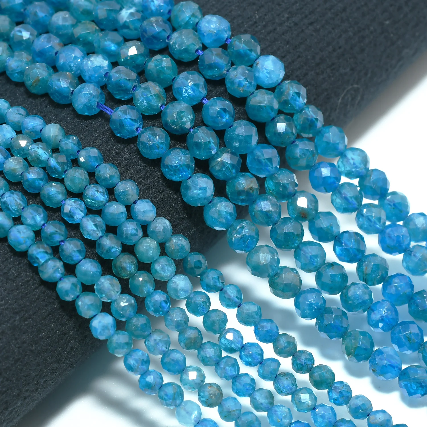 Natural Blue Apatite Faceted Round Beads 3.2mm / 4.4mm