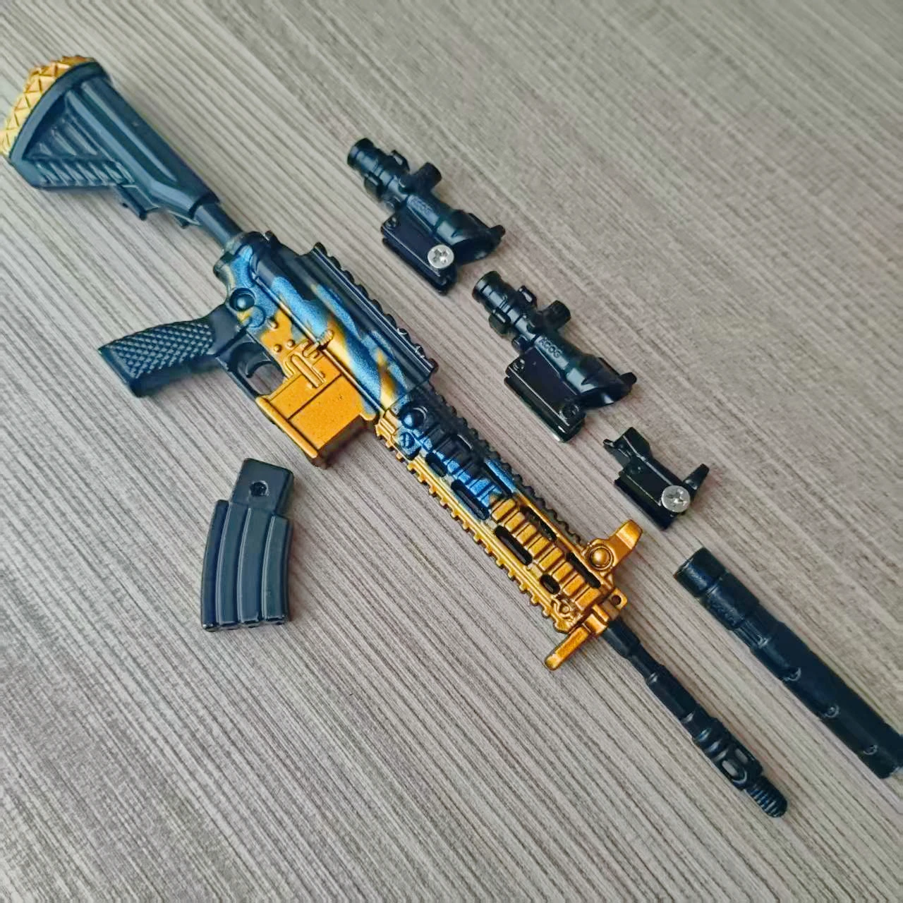 Mini M416 Model karabinu Alloy 20CM Model pistoletu PUBG Jedi Zabawka Pistolet Fidget Zabawka Ozdoba na biurko dla chłopca Dorośli Prezent świąteczny