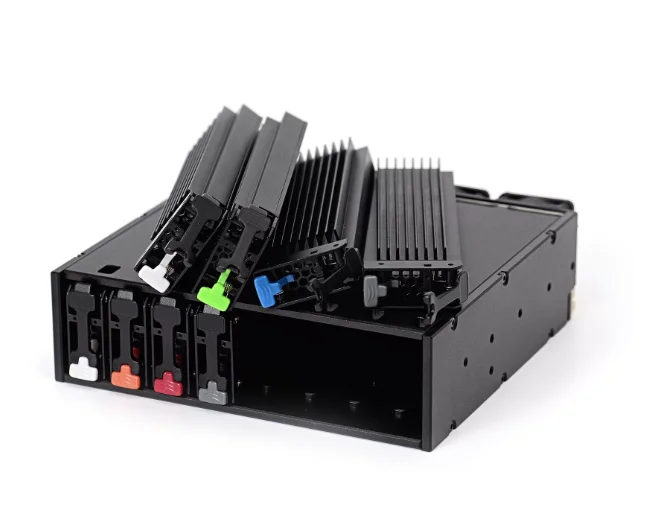 8-Bay Hot Swap SSD Cage E1.S M.2 to SFF-8654 PCIe 4.0 Hard Drive Backplane 5.25 Inch All Metal for NAS Storage