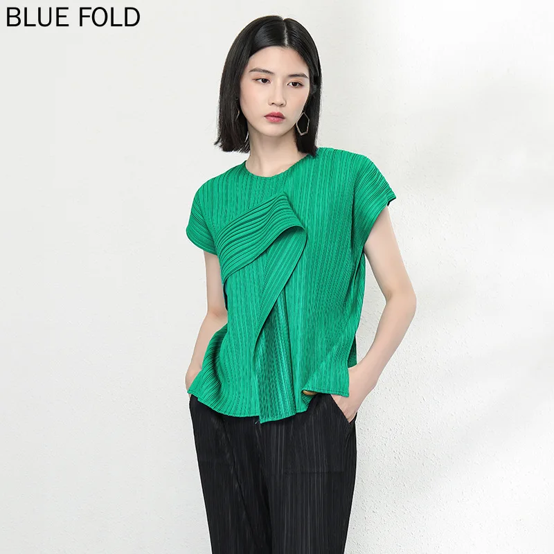 Miyake Pleated Short-Sleeved T-shirt for Women, All-Match Design, Niche Slim, Solid Color, Temperament, Summer Tops, New Tops