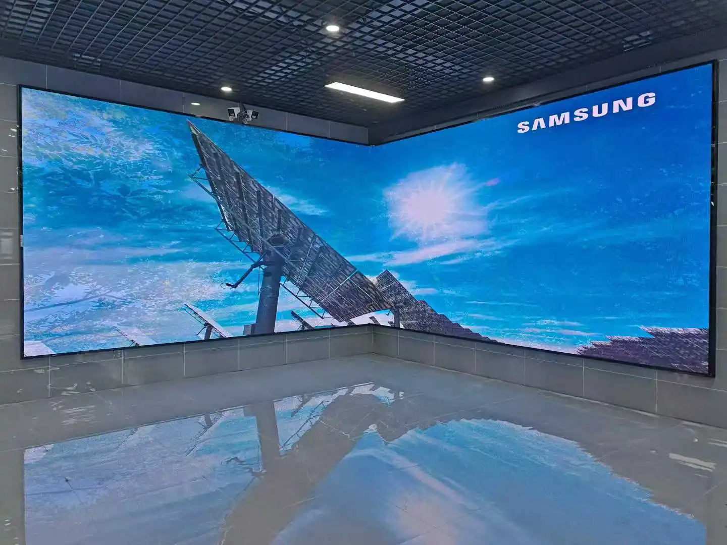 Fixed Indoor LED Display Screen HD Full Color P2.5mm 600CD Brightness 2-Year Warranty Video Wall for Conference Mall Advertising