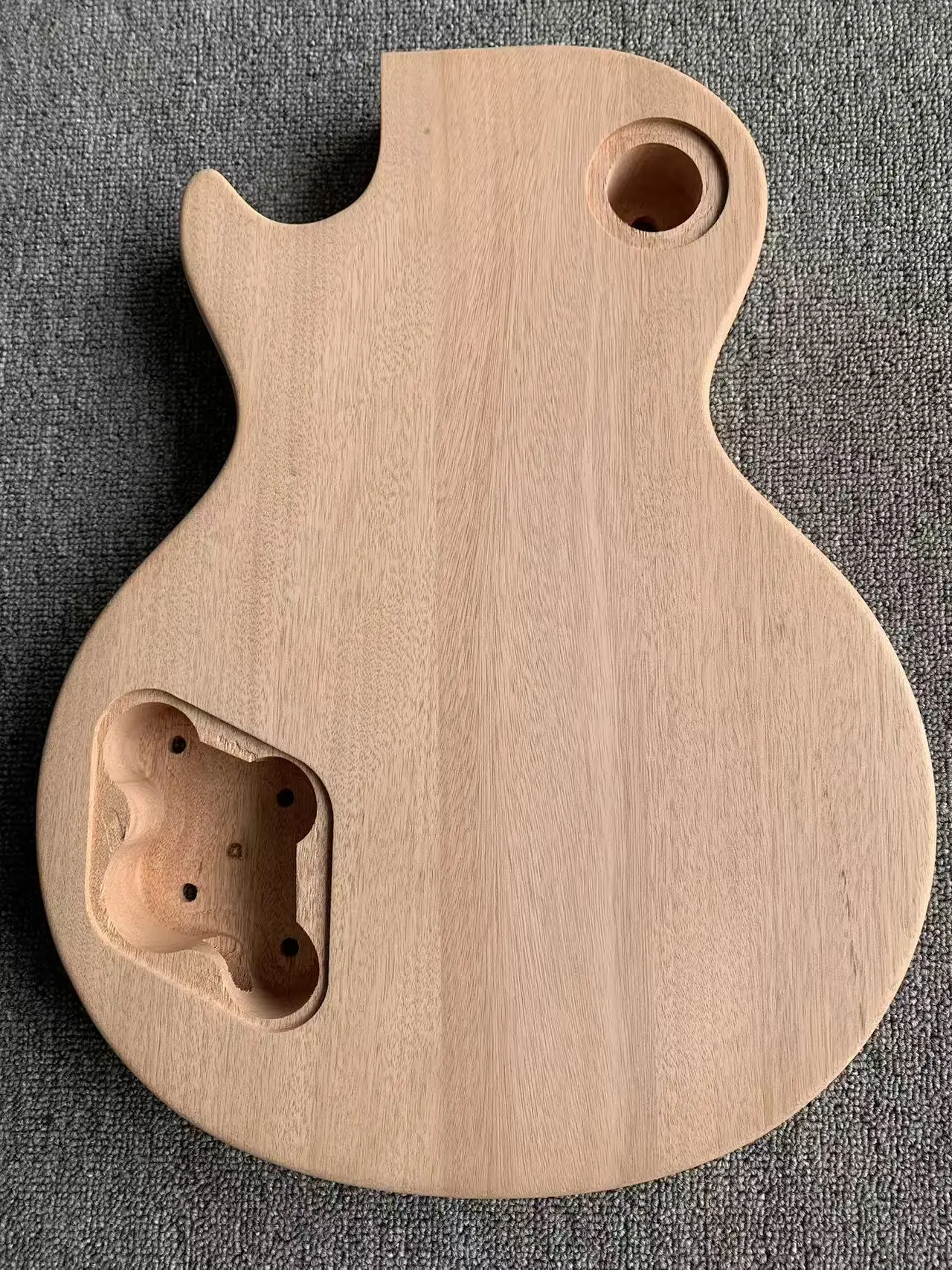 Hochwertige 22-Bünde-E-Gitarre zum Selbermachen