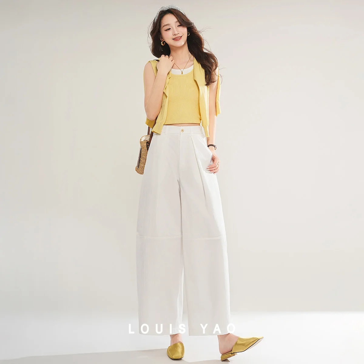 

LOUIS YAO Women's Pants 2026 Summer Fashionable Stylish Pleated Wide-Leg Cropped Pants High-Waisted Women's Casual Trousers